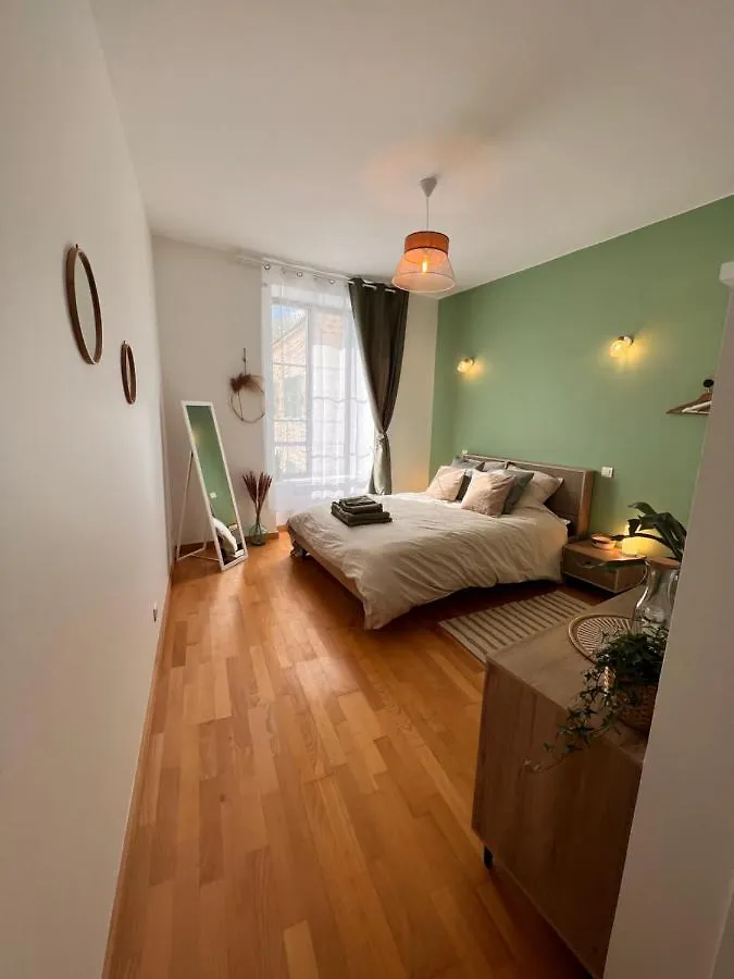 Le Relais De Chadeleuf Bed & Breakfast