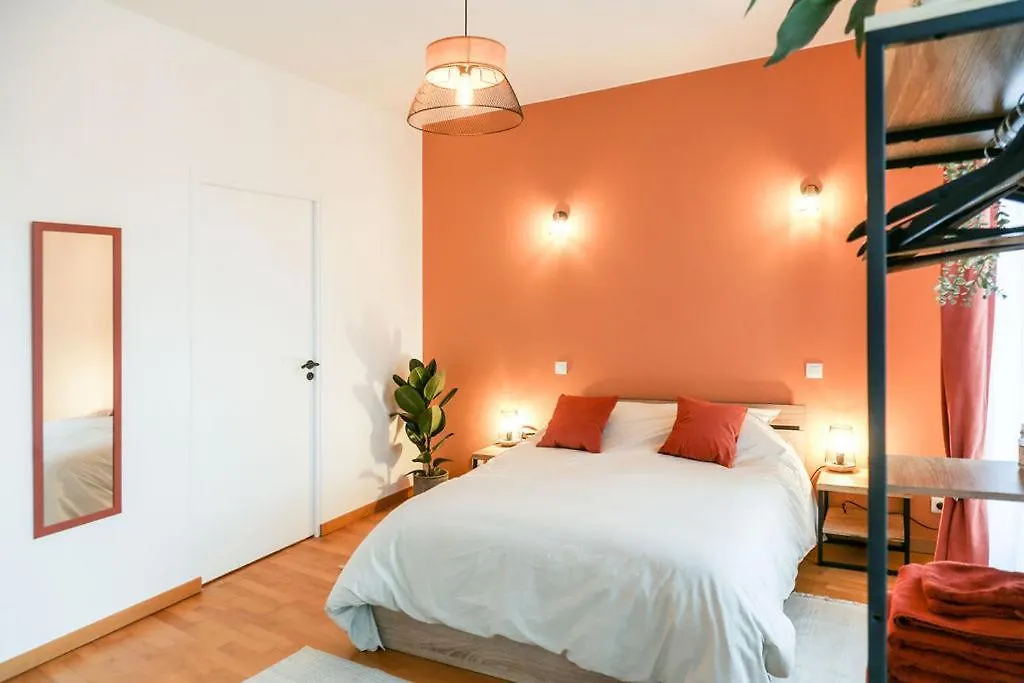 Le Relais De Chadeleuf Bed & Breakfast 0*,  France